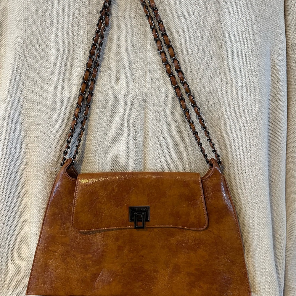 Elegant Brown Leather Shoulder Bag